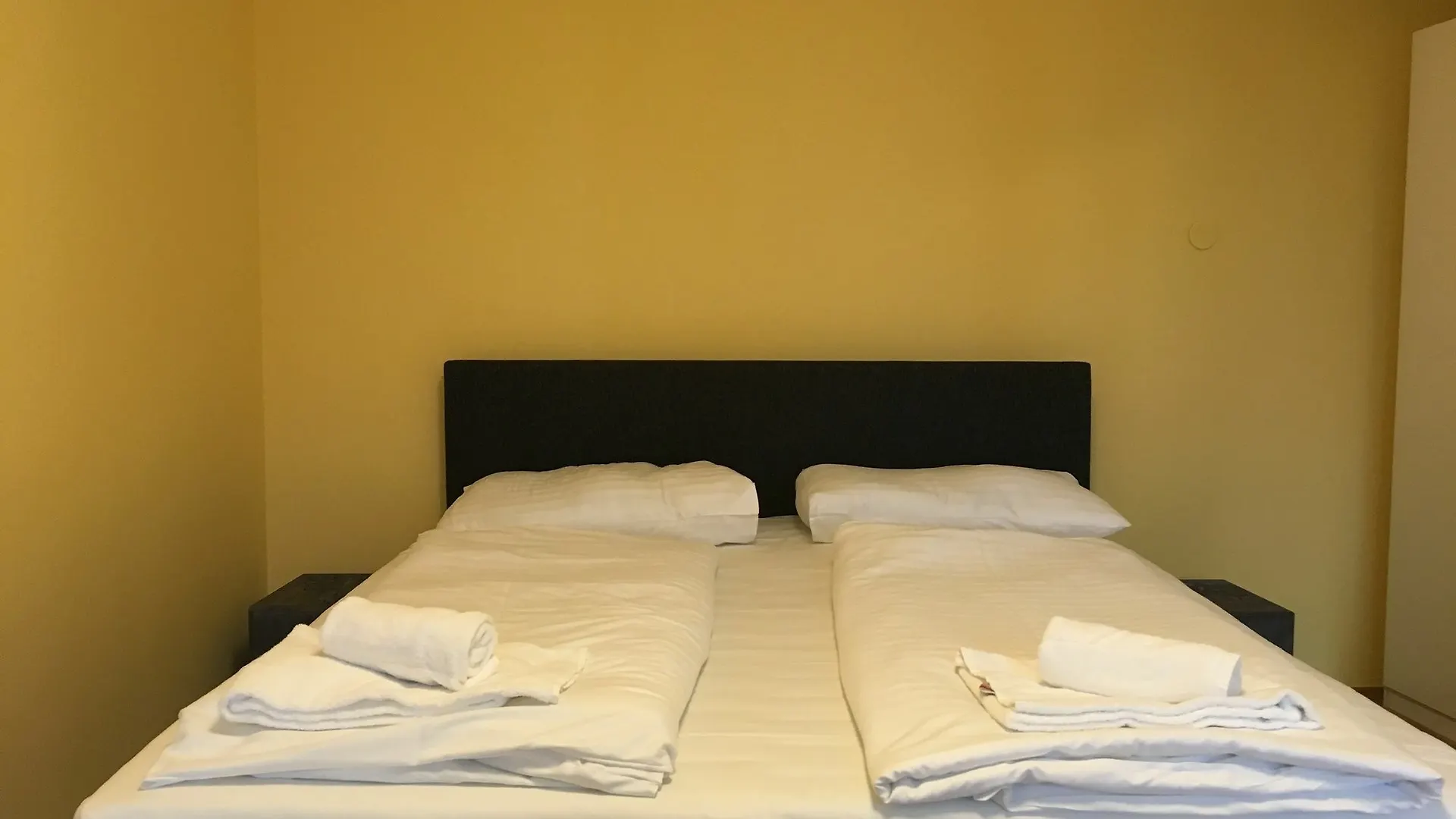Vienna Downtown River Apartment Austria